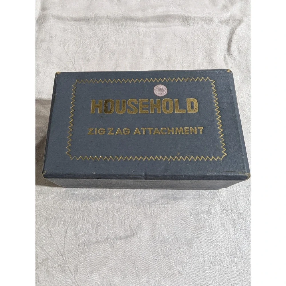 VINTAGE HOUSEHOLD ZIG ZAG SEWING MACHINE ATTACHMENT W/ BOX MADE‎ IN JAPAN